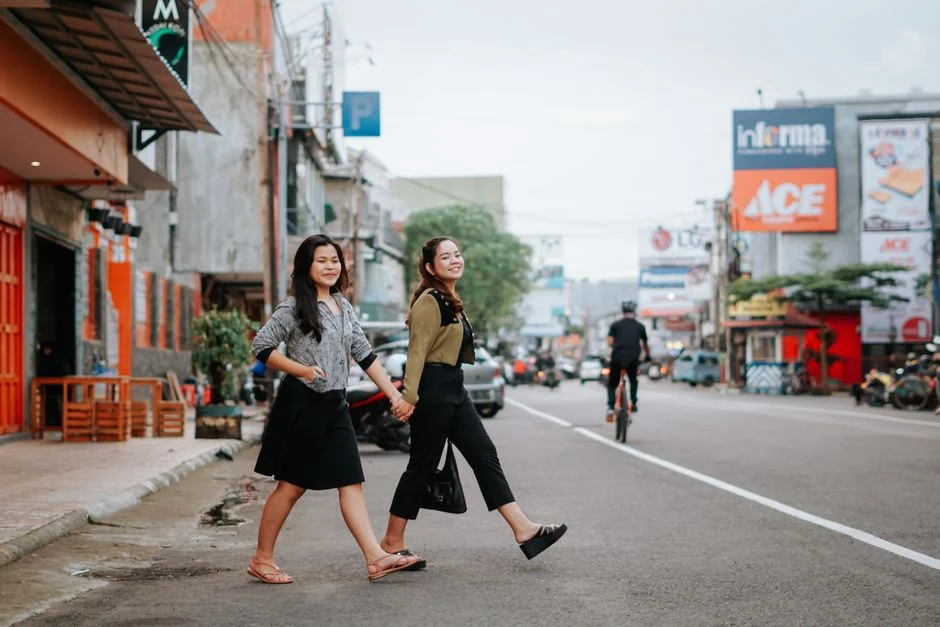 Apa Itu Gaya Hidup Hedon dan Ciri-Cirinya di Masyarakat Modern